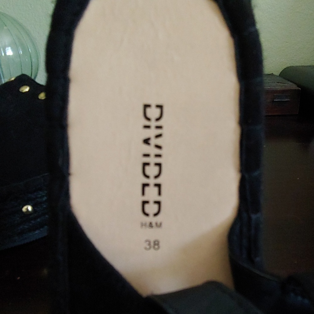 Shoes - Picture 3 of 3